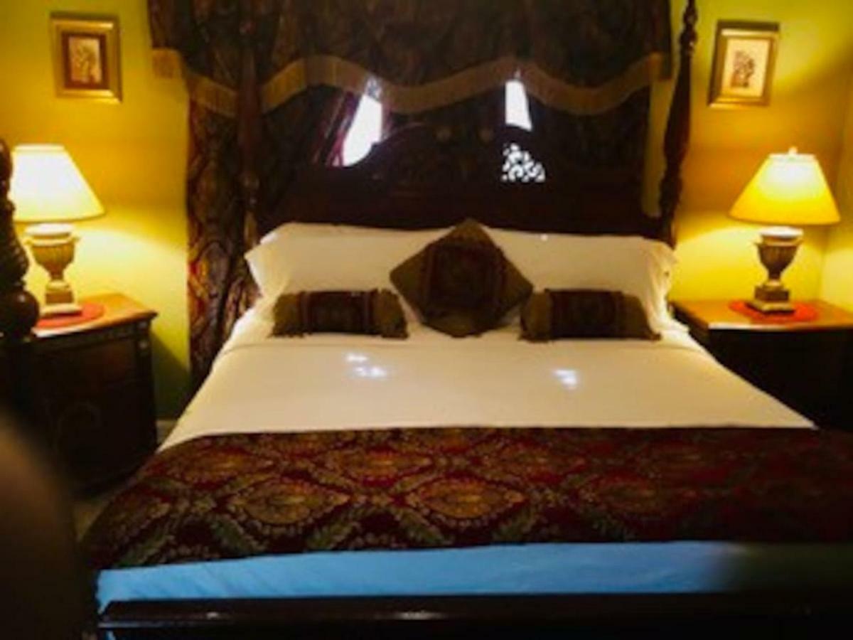 Best Deal In Town! Entire 1 Bedroom Apartment 59 Монтгомъри Екстериор снимка