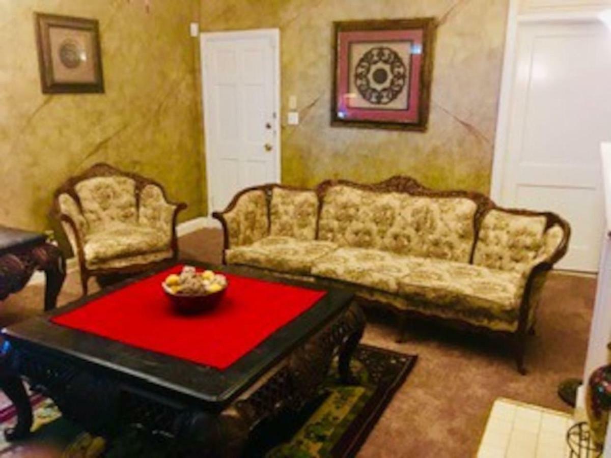 Best Deal In Town! Entire 1 Bedroom Apartment 59 Монтгомъри Екстериор снимка
