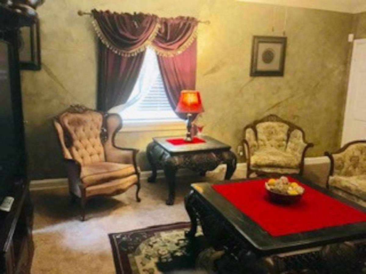 Best Deal In Town! Entire 1 Bedroom Apartment 59 Монтгомъри Екстериор снимка